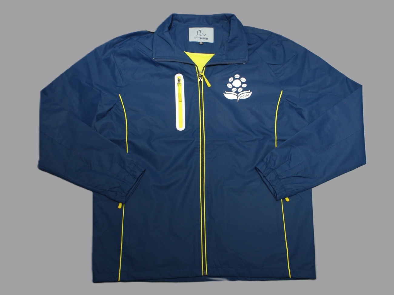 少量公司制服製作/團體服客製化高雄、高雄自備衣服印刷廠商的客製化作品集的【企業外套訂製】亞瑪薩國際有限公司-防風外套燙印的圖片