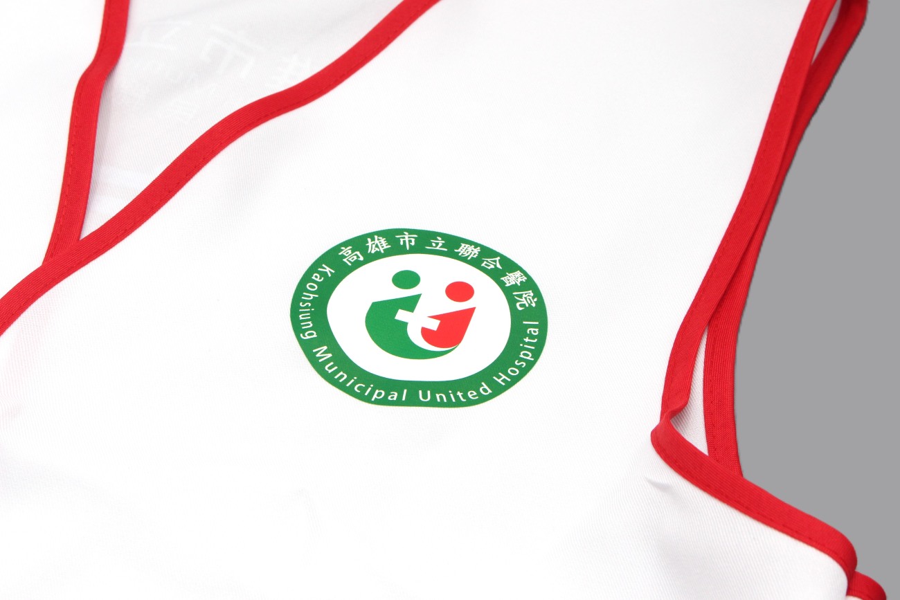 高雄鼓山志工背心印刷、活動背心訂製推薦的【志工背心訂製】高雄市立聯合醫院-白色口袋背心的圖片3