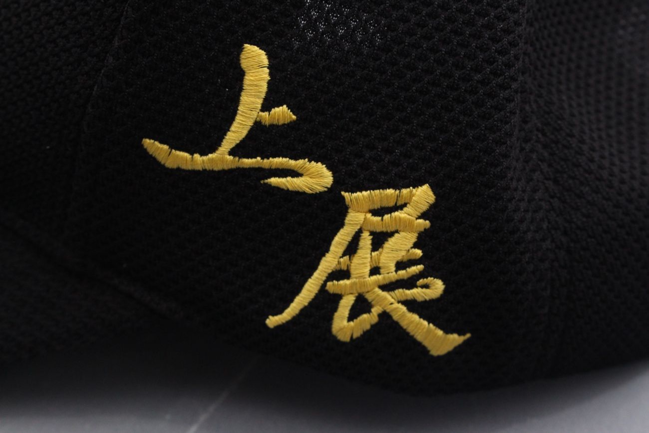 高雄客制棒球帽推薦、電繡棒球帽訂製的【企業棒球帽訂製】上展有限公司企業棒球帽-斜紋布棒球帽電繡的圖片3